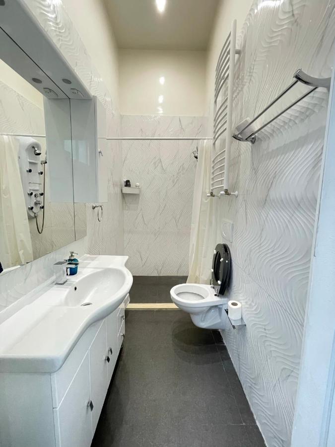 Deluxe Sapphire Residency - 4 Bedrooms Boedapest Buitenkant foto